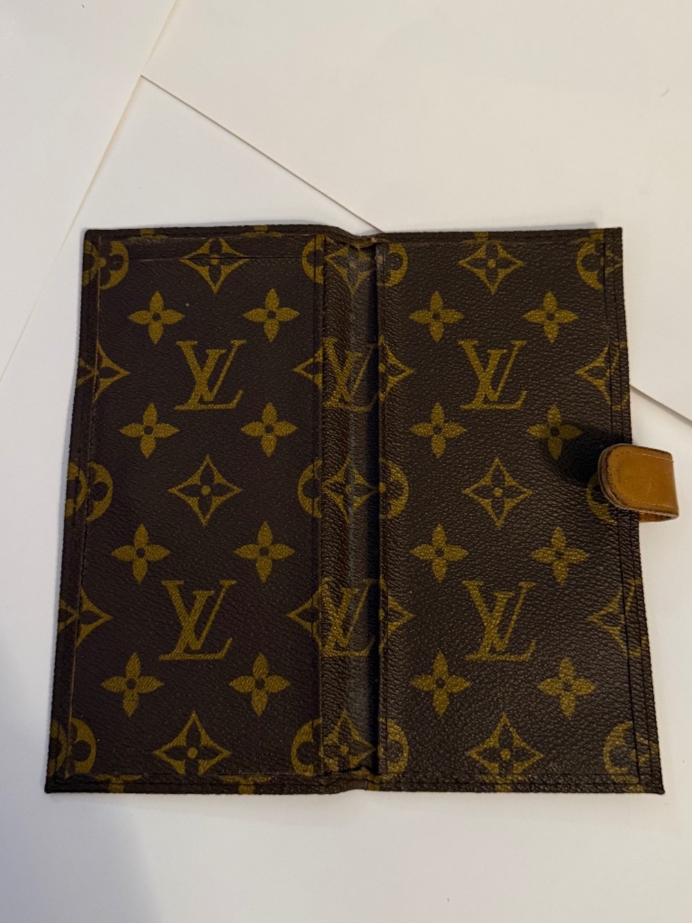 Vintage LV Wallet - Picture 3 of 3
